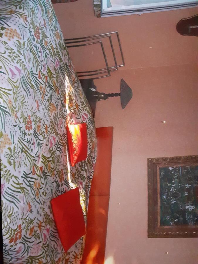 Peti Kaz Hotel Saint-Seurin-sur-l'Isle Kültér fotó